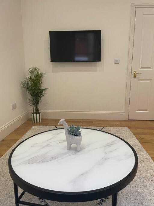 Beautiful 1 Bed Flat 2 Minute Walk To Camden Station Daire Londra Dış mekan fotoğraf